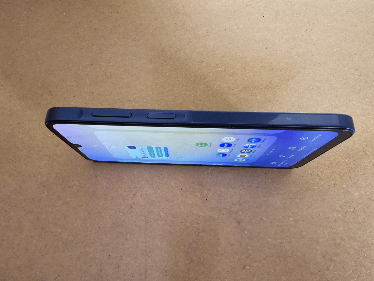 Samsung Galaxy A25 5G © Crédit : Liron Semoun– Tom’s Guide