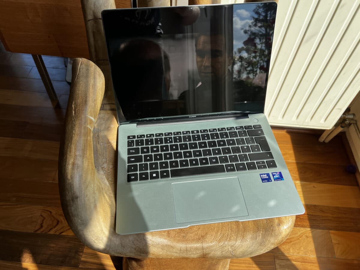 Huawei MateBook 14 écran OLED