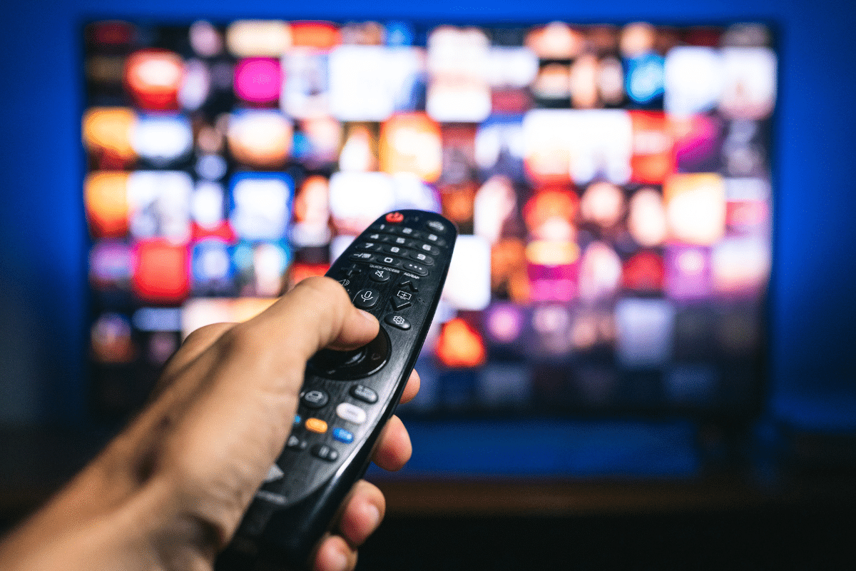IPTV illégal boîtiers Facebook