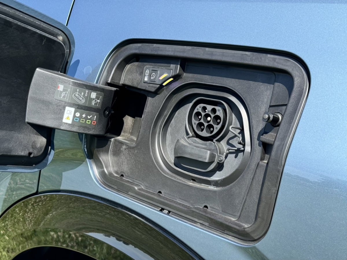 Peugeot E-5008 (2024)