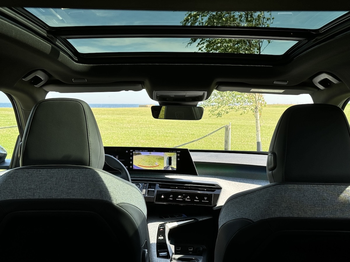 Peugeot E-5008 (2024)