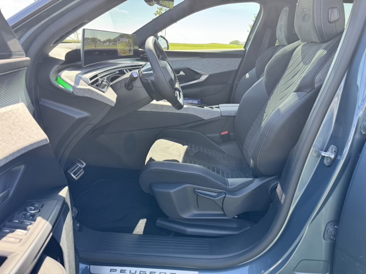 Peugeot E-5008 (2024)