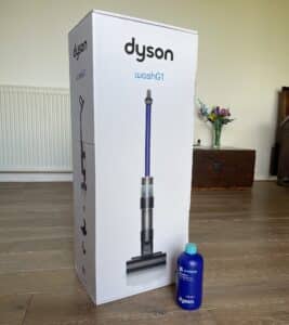 Image 2 : Test Dyson WashG1 et son produit 02 probiotic : le duo lavant de Dyson est-il efficace ?