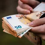 Retirer du liquide chez son commerçant, c’est bientôt possible partout !