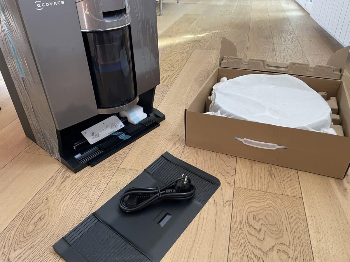 deebot x11 omnicyclone ecovacs