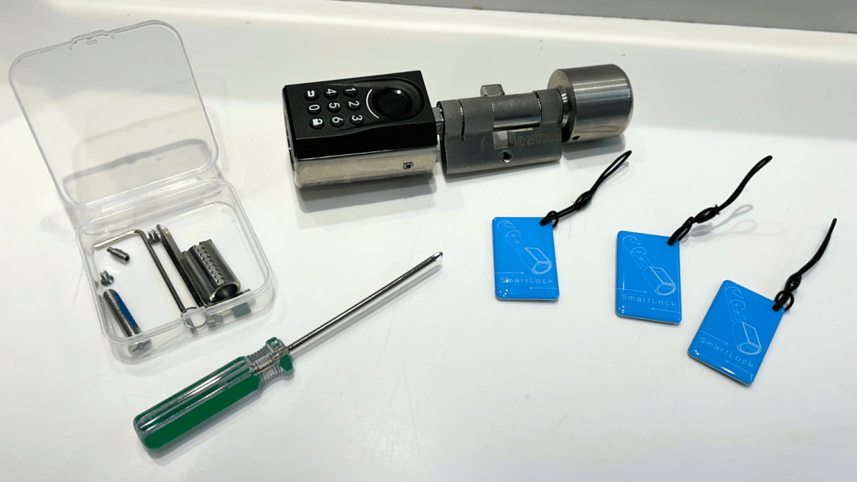 les éléments fournis avec la serrure connectée welock ToucA51