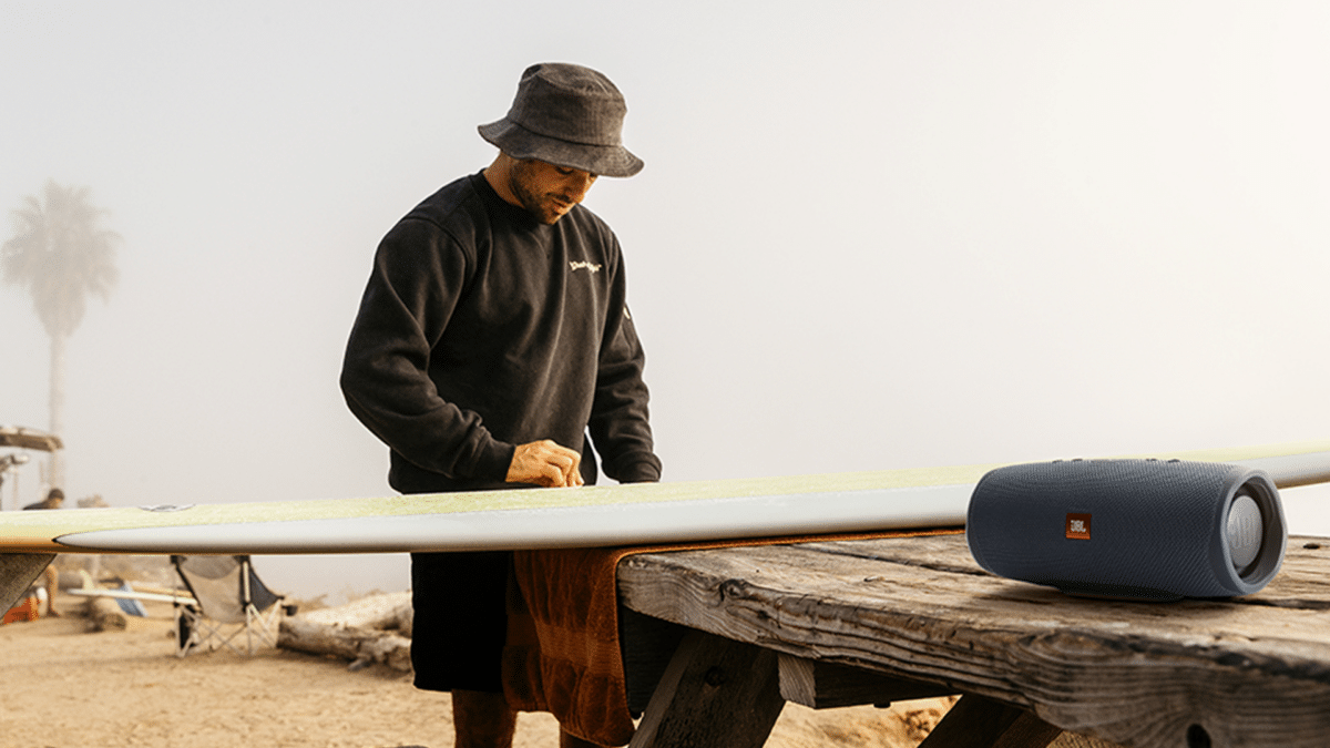 Image 1 : JBL : une enceinte Bluetooth puissante et étanche à moins de 100 €, ça vous tente ?