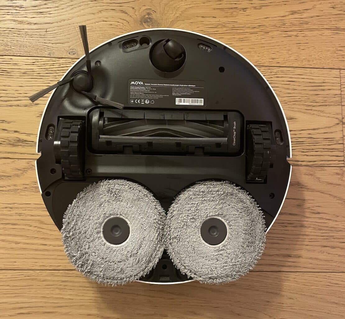 L'aspirateur robot Mova E40 Ultra vu du dessous