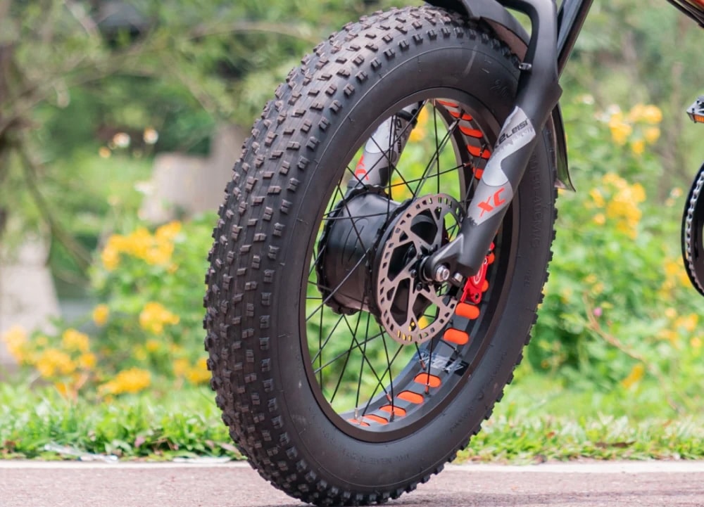Image 5 : Fat bike LANKELEISI X3000 MAX, un monstre de puissance tout-terrain !