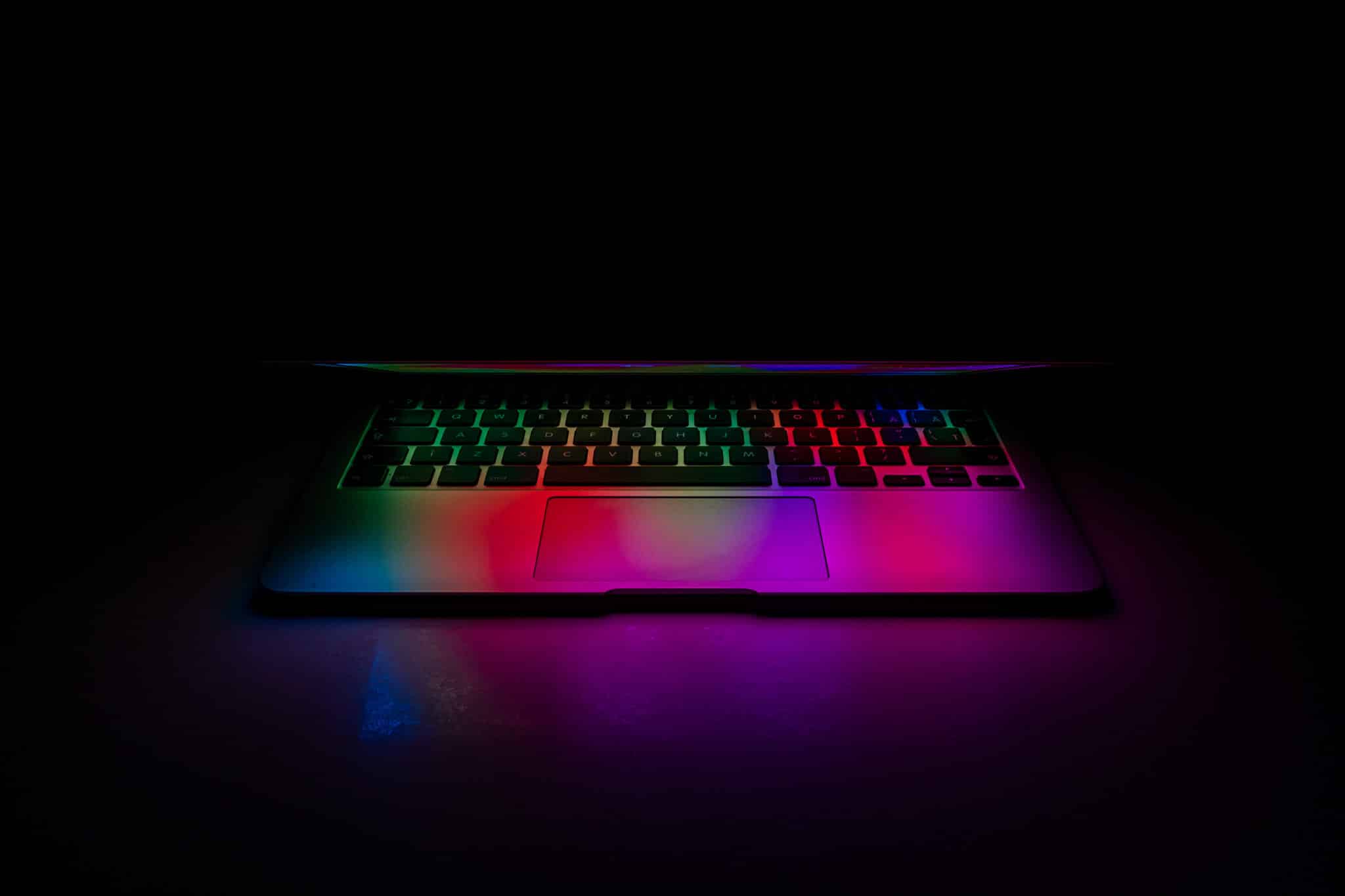 Le MacBook Neo, dont le nom a fuité via un document réglementaire, pourrait devenir le Mac le plus abordable jamais commercialisé.