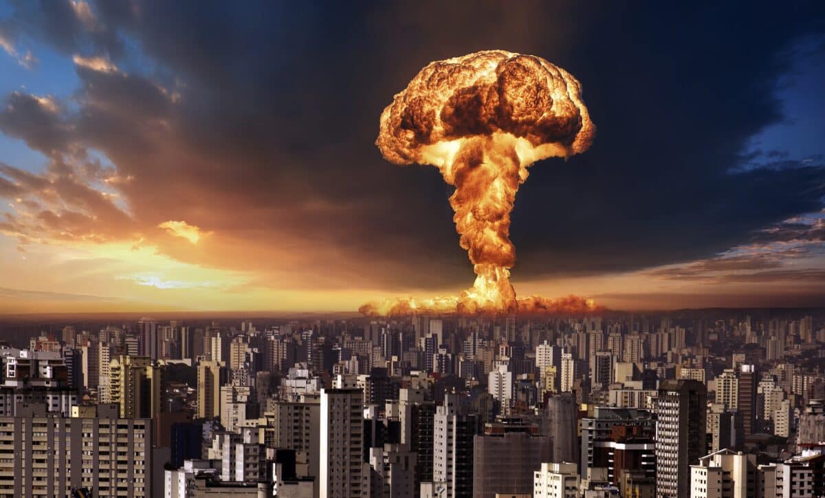 Dans l'étude du King's College London, 95 % des parties simulées entre IA ont franchi le seuil de l'emploi nucléaire tactique. Modélisation 3D.