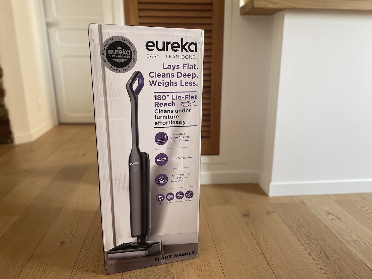 aspirateur laveur eureka floorshine460 dans son emballage