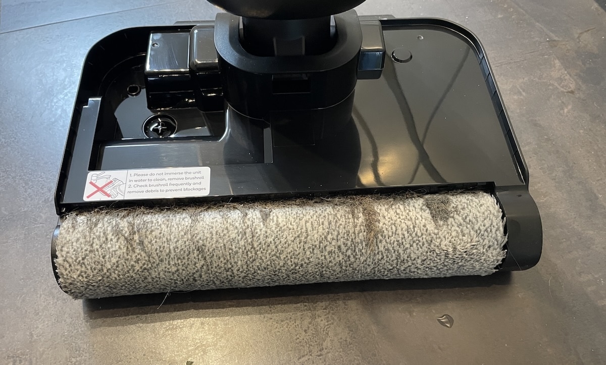 Image 2 : Test de l’aspirateur laveur Eureka FloorShine 460 : le pari d’un prix mini mais d’une efficacité maxi