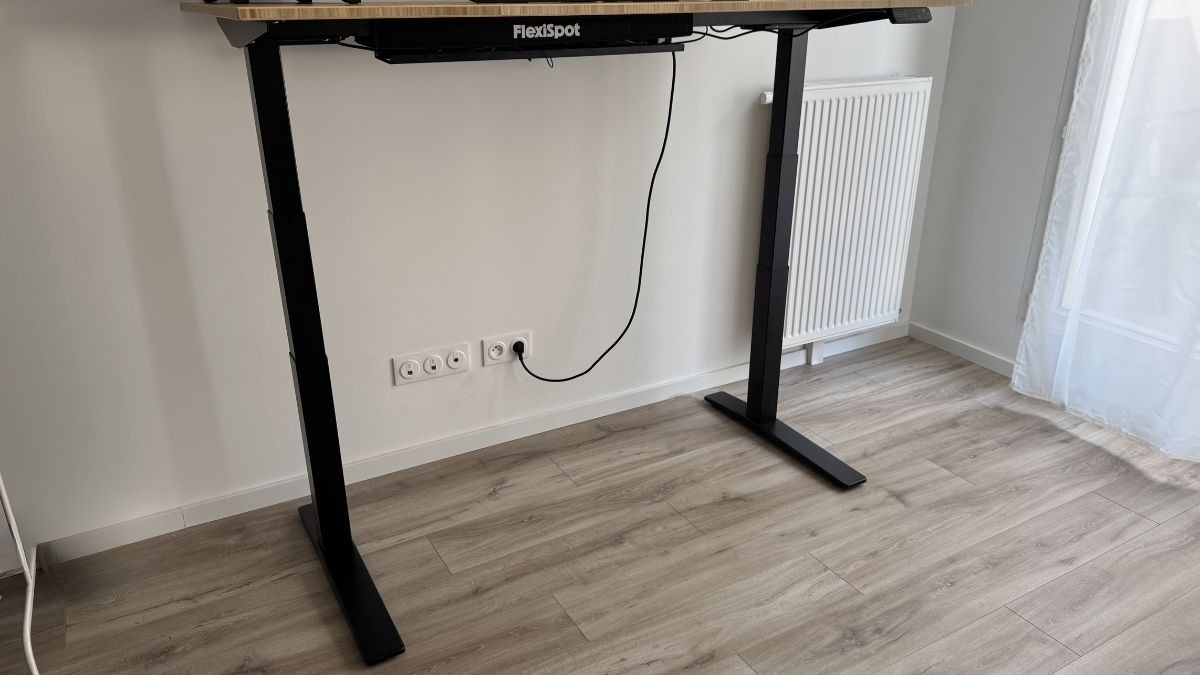 Image 5 : Test Flexispot E7 Pro 2026 : un bureau assis/debout élégant, précis et taillé pour durer