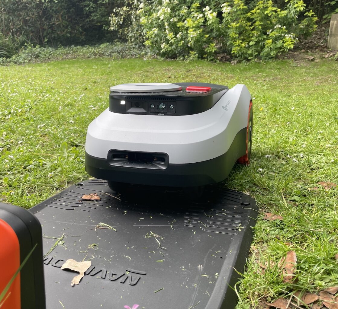 Image 1 : Test Segway Navimow i208 LiDAR : simple et efficace, ce robot tondeuse frôle le sans faute