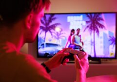 GTA 6 est prévu pour le 19 novembre 2026 sur PS5 et Xbox Series. La version PC, elle, se fait toujours attendre.