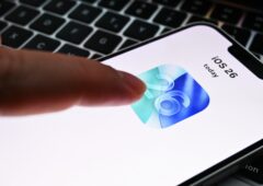 La mise à jour iOS 26.5 est disponible depuis le 11 mai 2026 sur tous les iPhone compatibles. © Shutterstock