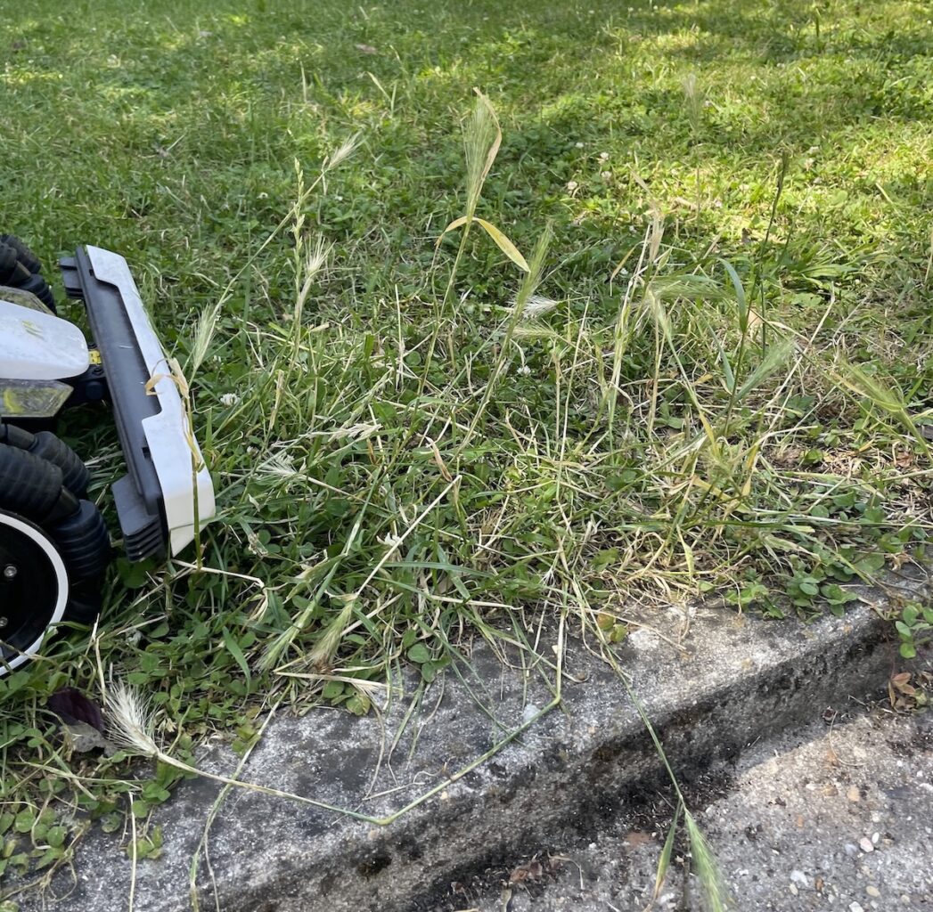 Image 7 : Test Mammotion Luba 3 AWD : le 4x4 des robots tondeuses