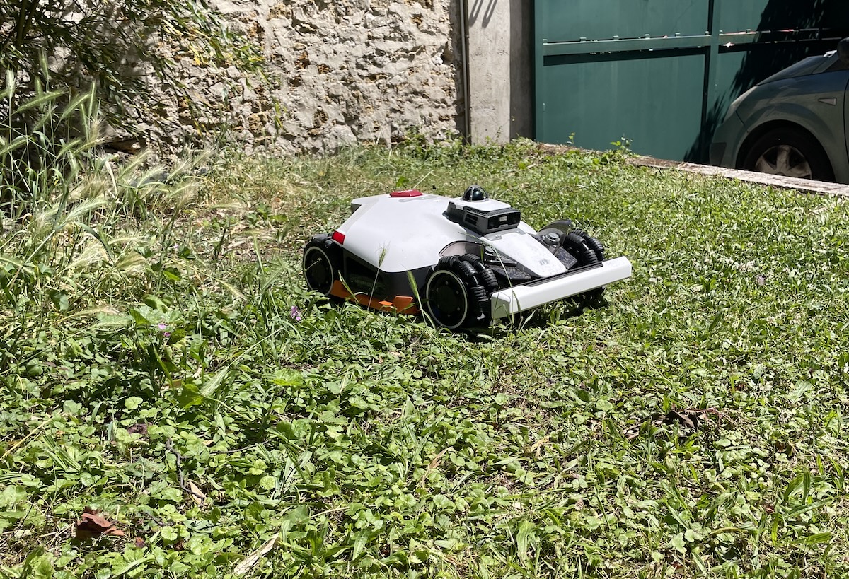 Image 1 : Test Mammotion Luba 3 AWD : le 4x4 des robots tondeuses