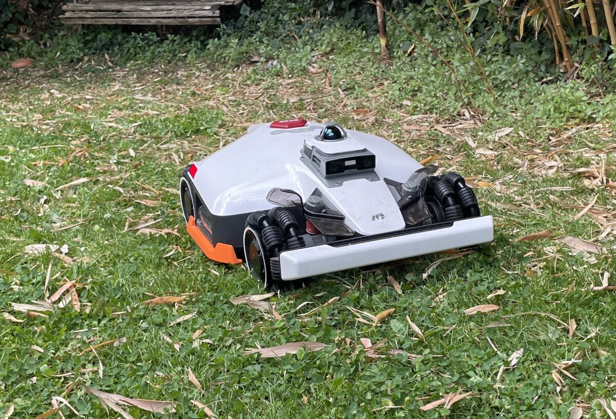 Image 8 : Test Mammotion Luba 3 AWD : le 4x4 des robots tondeuses