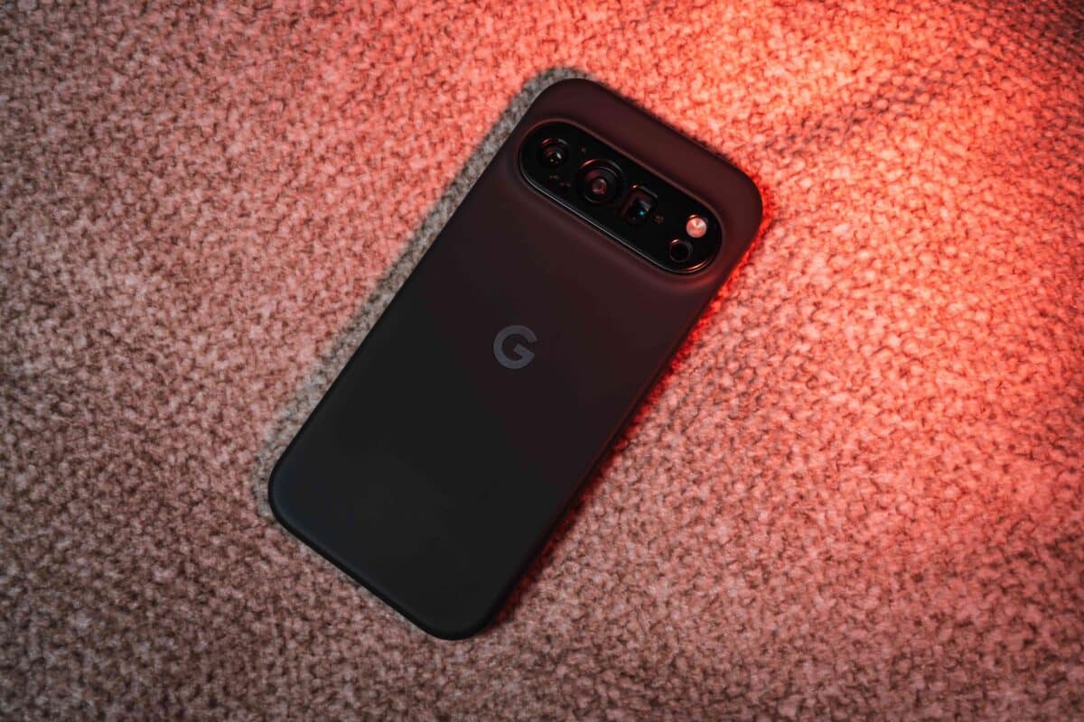 Plusieurs générations de Google Pixel font l'objet de signalements liés à des dysfonctionnements de l'écran tactile depuis le déploiement d'Android 17. © Dimitri T.