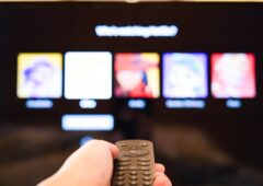 Spliiit permettait de partager un abonnement Netflix, Disney+ ou Apple TV+ entre inconnus. Le tribunal judiciaire de Paris a jugé cette pratique illicite. © Shutterstock