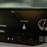 Android Auto : votre voiture peut maintenant vous lire des PDF à voix haute, et l’usage est plus malin qu’il n’y paraît