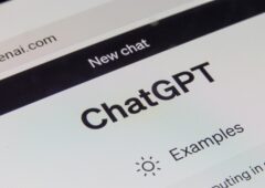 ChatGPT vient de recevoir sa troisième mise à jour en sept semaines. Cette fois, OpenAI ne travaille pas la puissance de calcul, mais la qualité de la conversation. © Shuttershock