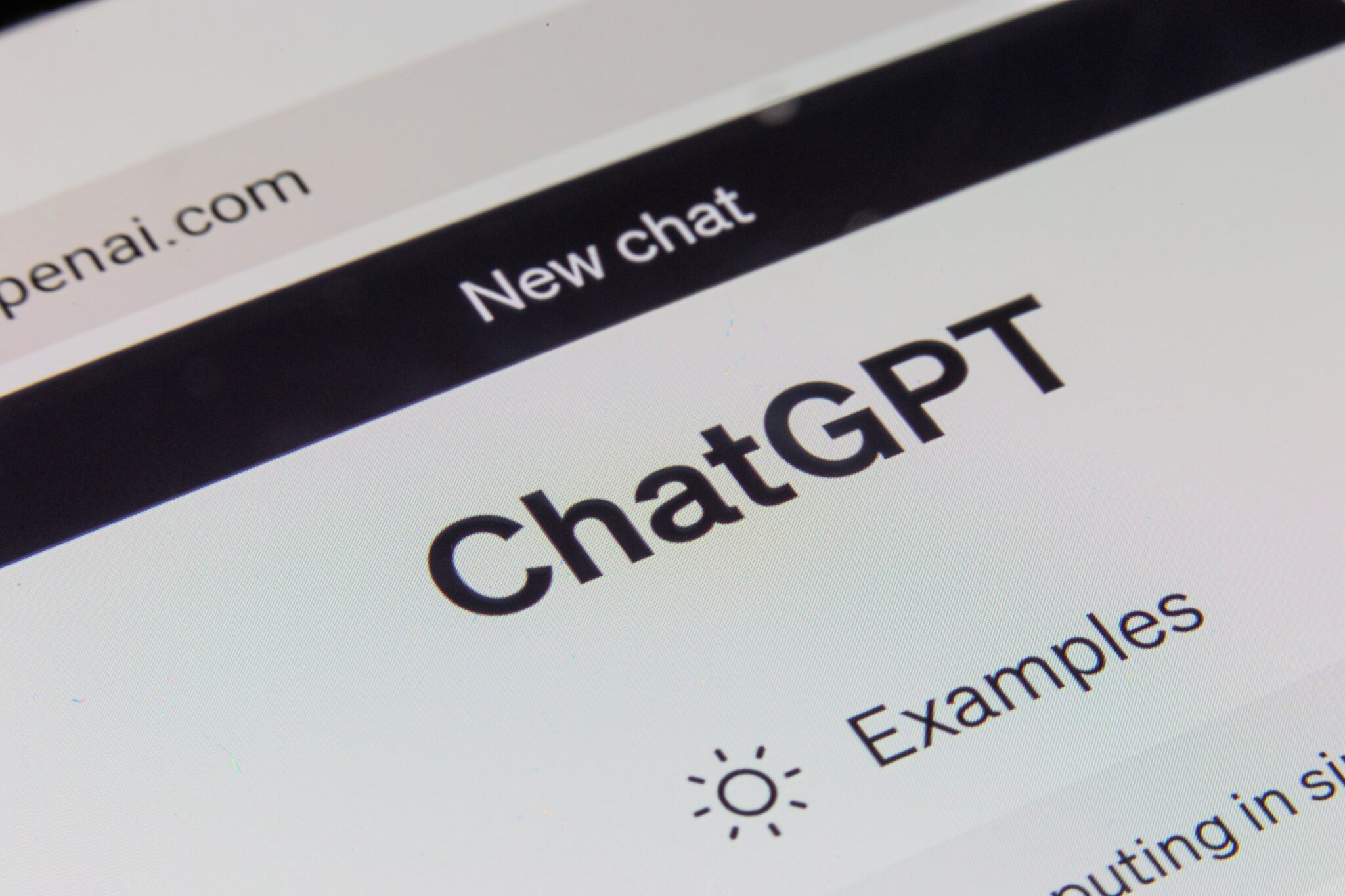 ChatGPT vient de recevoir sa troisième mise à jour en sept semaines. Cette fois, OpenAI ne travaille pas la puissance de calcul, mais la qualité de la conversation. © Shuttershock