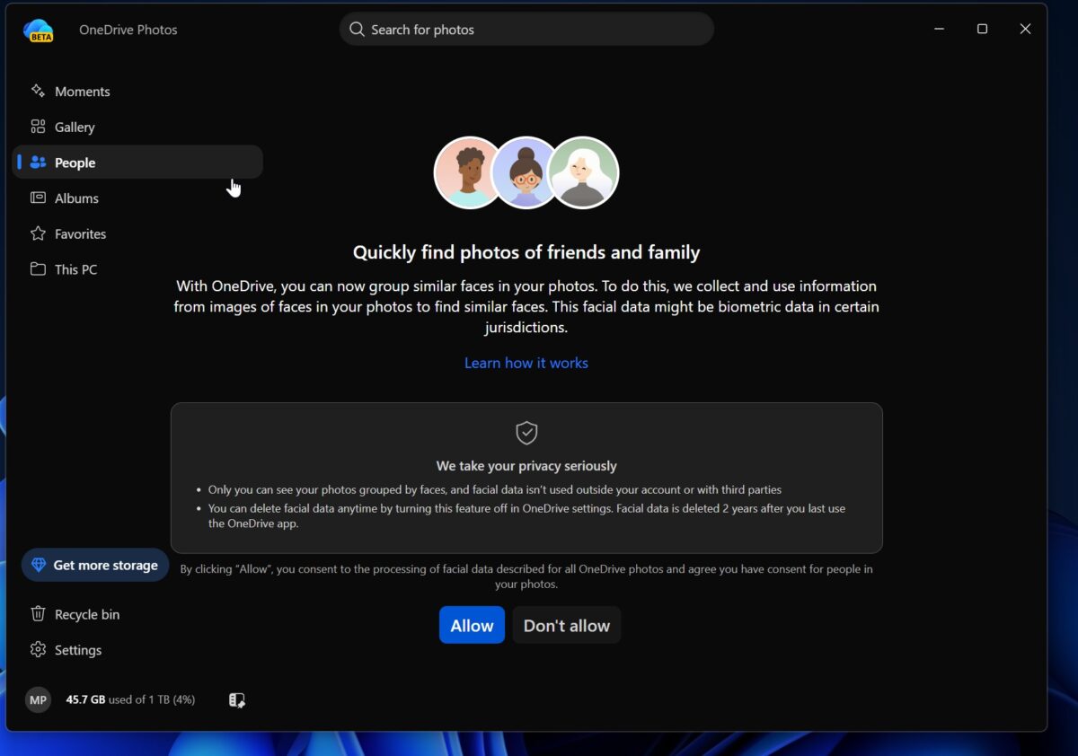 OneDrive Photos propose de regrouper les visages similaires, une fonctionnalité soumise au consentement préalable. © Windows Latest
