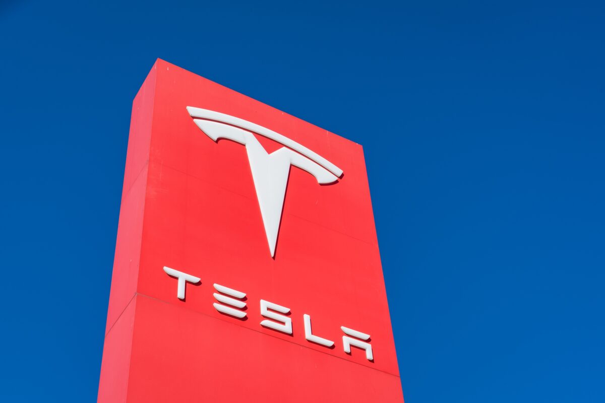 Tesla a livré 480 126 véhicules électriques au deuxième trimestre 2026, portée par les Model 3 et Model Y.