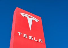 Tesla a livré 480 126 véhicules électriques au deuxième trimestre 2026, portée par les Model 3 et Model Y.