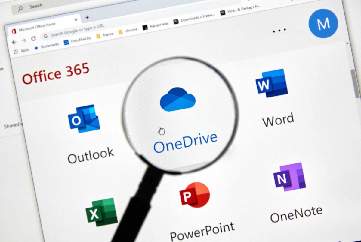 Microsoft enrichit OneDrive d'une nouvelle application photo installée sans prévenir sur les PC Windows 11. Crédits : Shutterstock