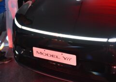 Le Tesla Model Y, SUV électrique le plus vendu en France au premier semestre 2026. Avec la prime reprise de 5 000 euros et la prime CEE, le prix d'entrée tombe à 32 390 euros pour la plupart des acheteurs. © Tesla