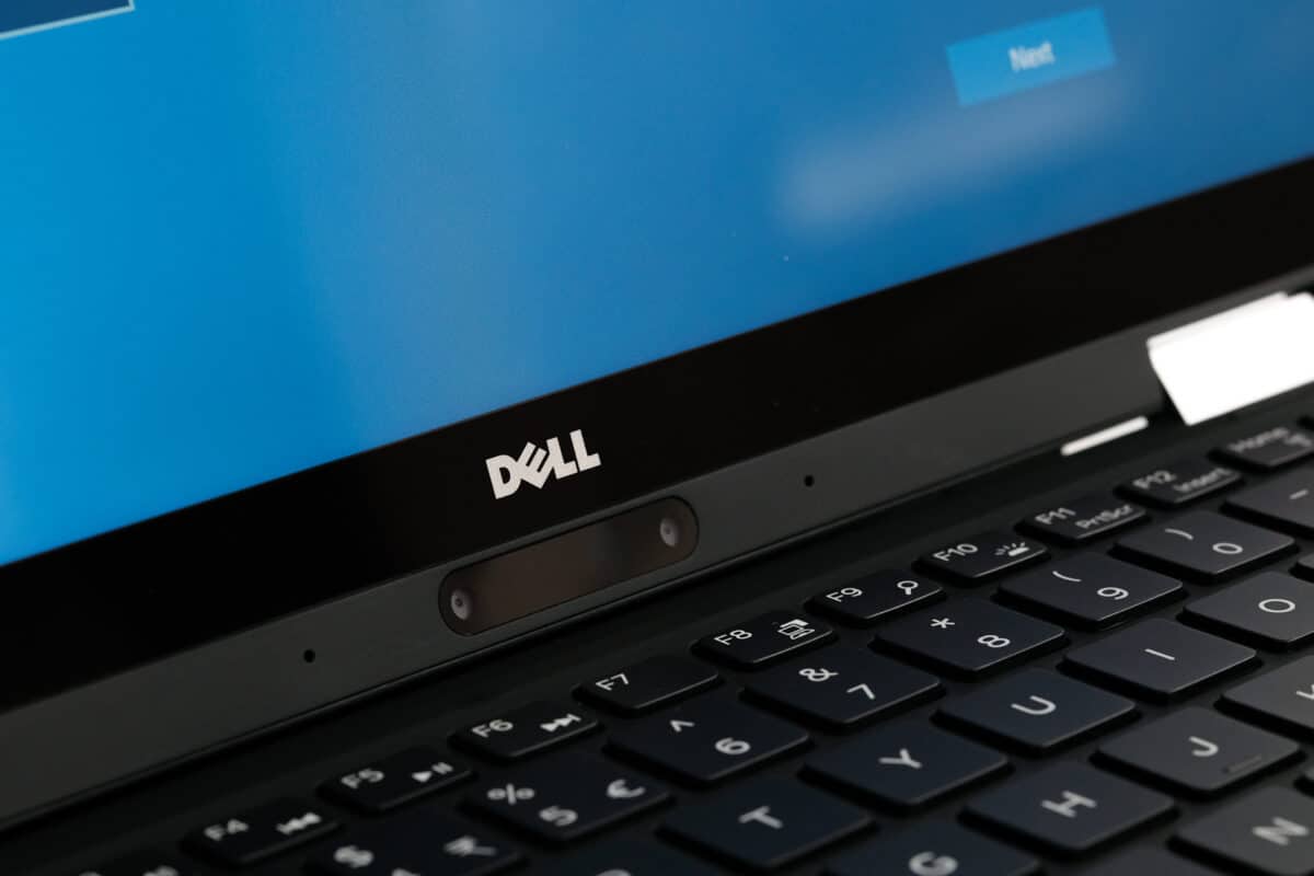 Un portable Dell sous Windows, famille de machines touchée par l'incompatibilité entre le pilote Intel IPF et la dernière mise à jour de Windows 11. © Chikena