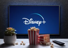 Disney+ envisage de proposer une partie de son catalogue gratuitement pour rivaliser avec YouTube et Tubi. © Shutterstock