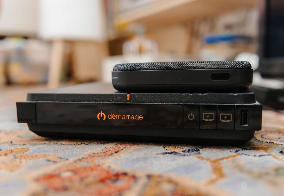 Une Livebox Orange, ici en phase de démarrage. C'est ce type d'équipement qu'il faut désormais restituer à Orange sous peine d'une pénalité pouvant grimper jusqu'à 300 euros.