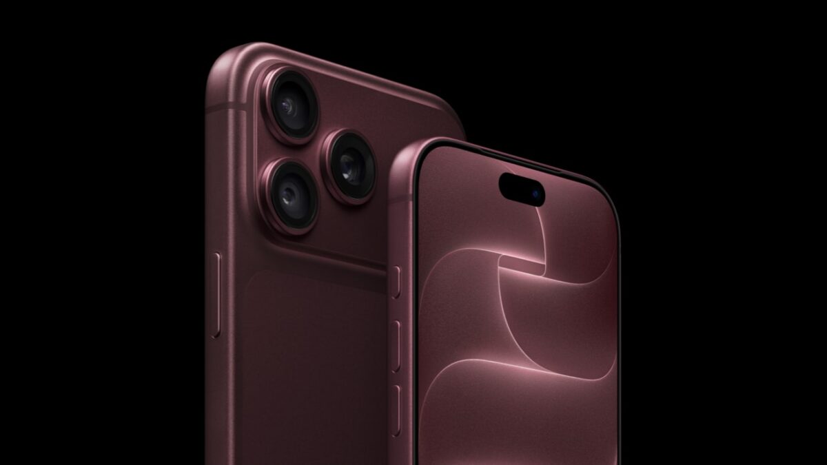 L'iPhone 18 Pro et son Dynamic Island réduit, rendu possible par le déplacement de la caméra infrarouge Face ID sous la dalle. © Apple