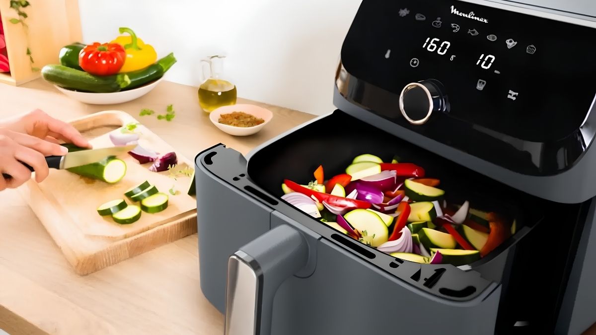 Image 1 : Profitez de 80 € de remise sur la Moulinex Easy Fry Mega, la friteuse sans huile grand format !