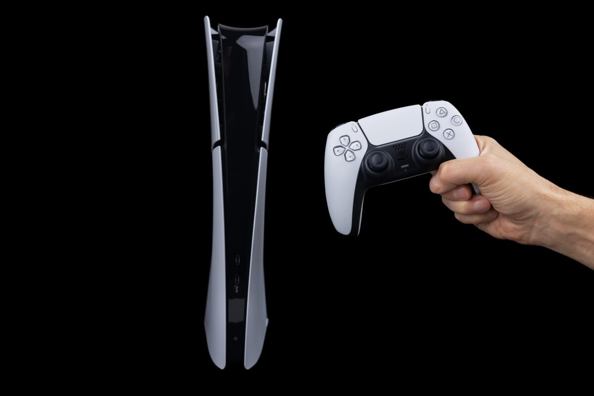 Plus de 140 jeux Steam tournent déjà sur PS5 jailbreakée, sans PC ni streaming.