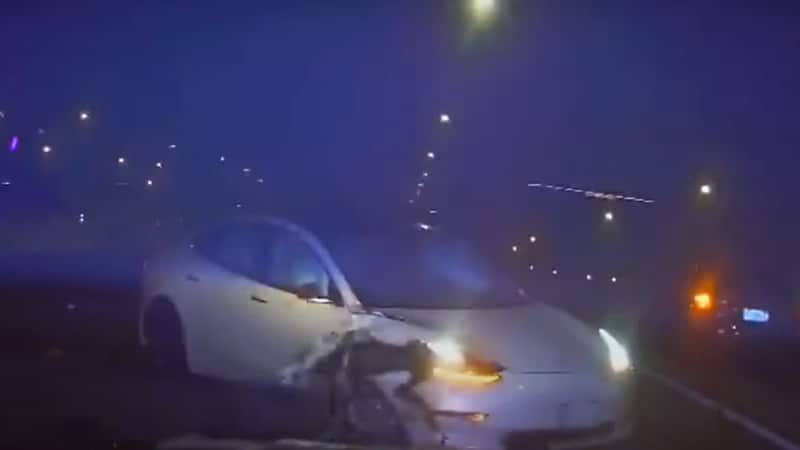 Exrtait de la vidéo de l'accident d'une Tesla Model 3 en mode autopilote