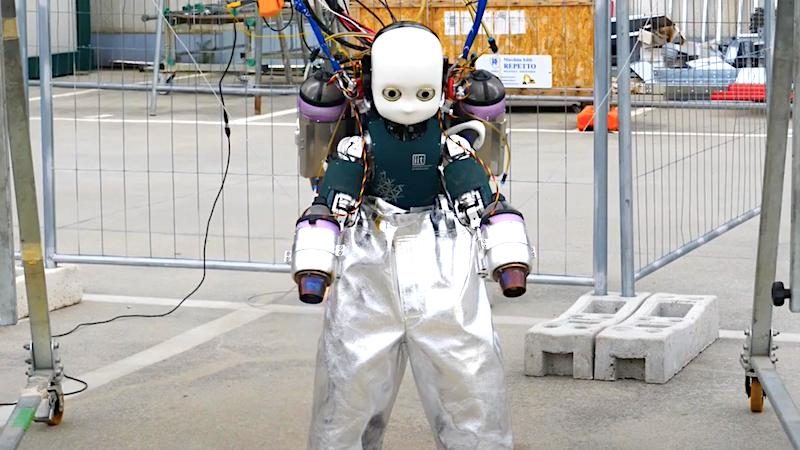 Le prototype de robot humanoïde volant iRonCub (Crédit image : Dynamic Interaction Control Lab)