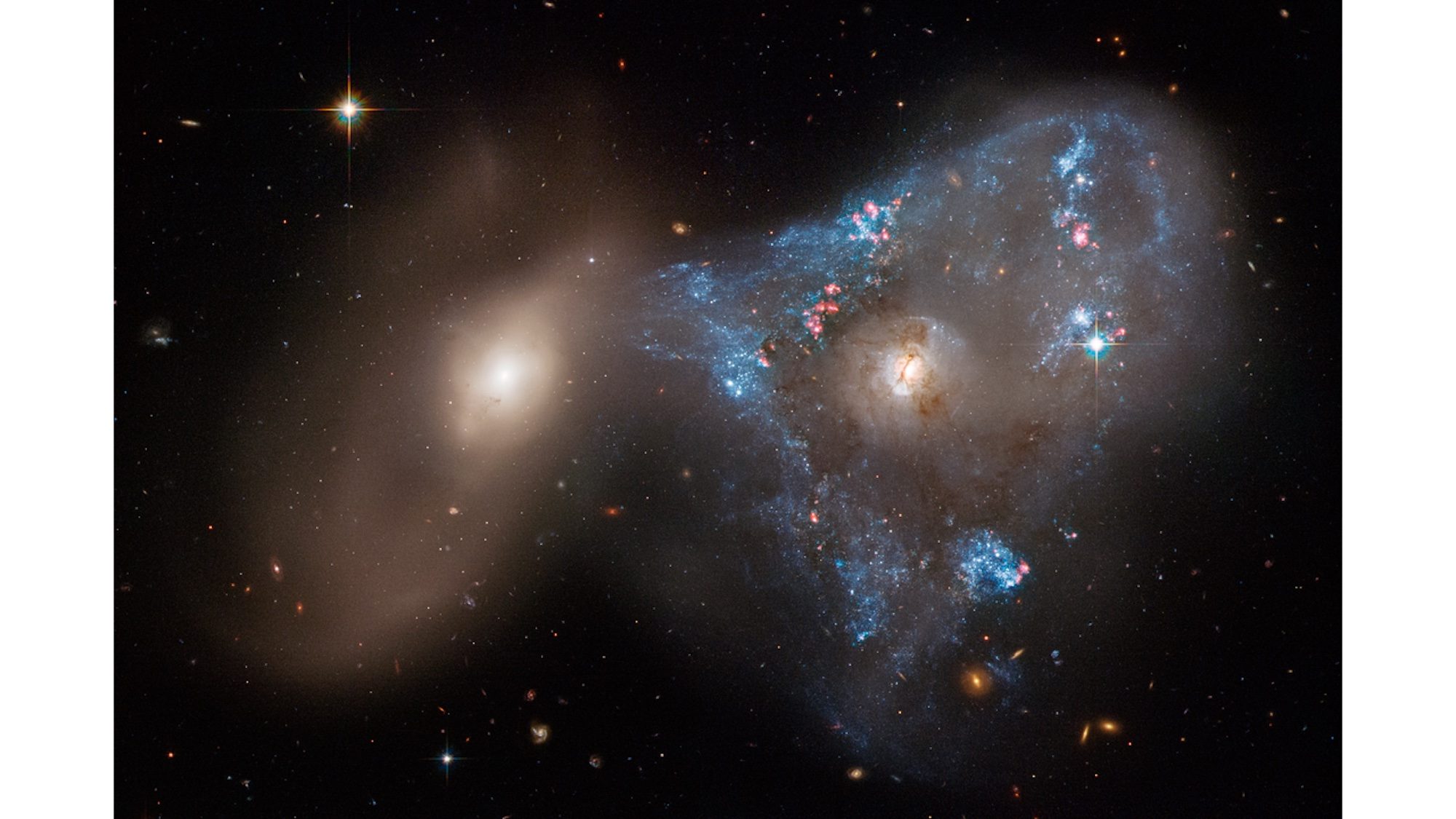 Les deux galaxies nommées Arp 143 © NASA, ESA, STScI, Julianne Dalcanton, Flatiron Inst. / UWashington