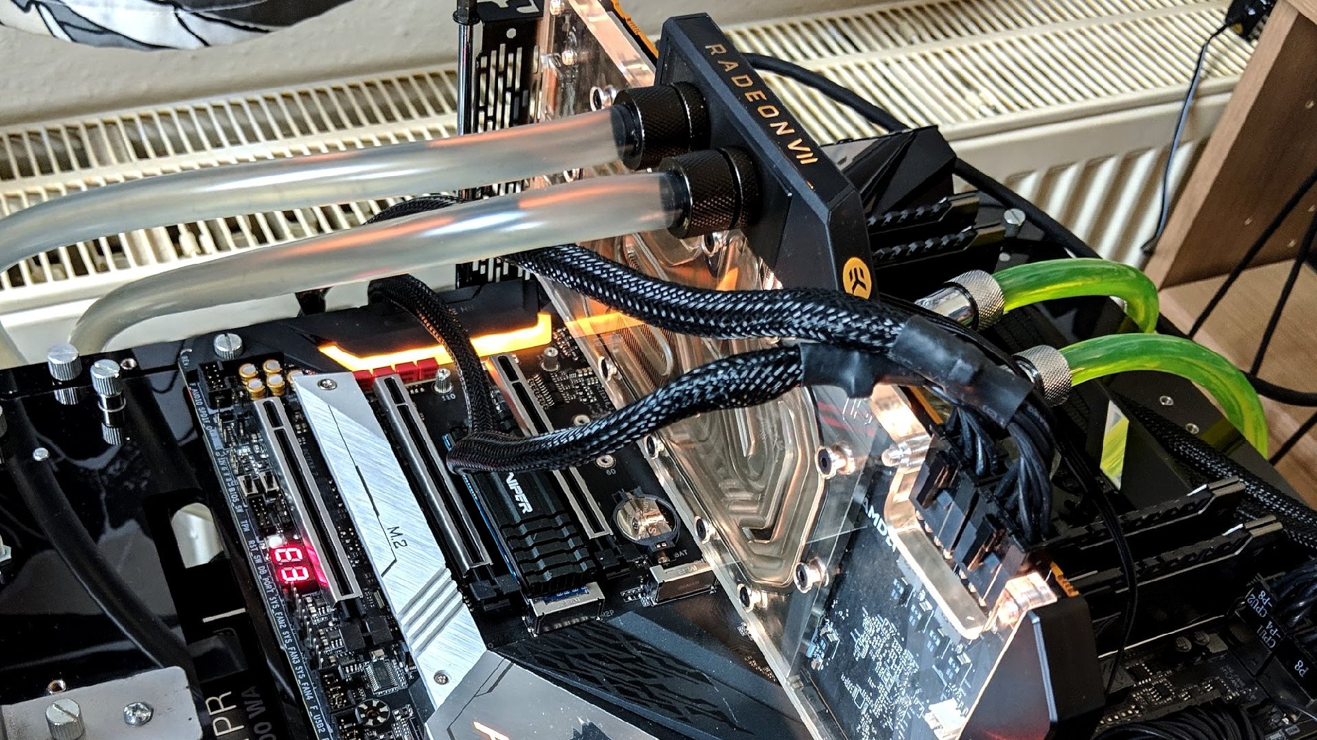 Image 1 : Radeon VII : la carte graphique testée sous watercooling Chiller